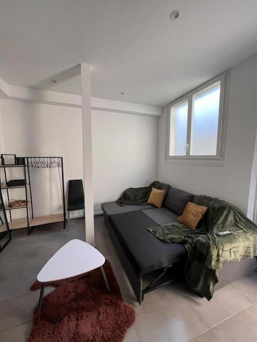Appartement Idealement Situe Montereau-Fault-Yonne Esterno foto